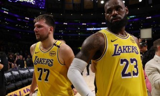 湖人百亿卖队改写体育史 詹姆斯留队会因此生变吗？