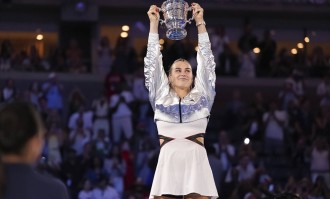 知耻而后勇，首秀失利走出阴影，樊振东德甲2连胜炸场，没有团队的顶流，到底打谁的脸？