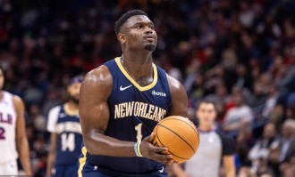 咋又伤了！Shams：锡安右内收肌拉伤三周后复查