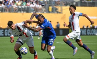 走下神坛！蓝军以简单粗暴之姿粉碎巴黎梦幻，简约足球撕裂“无解”神话