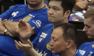 樊振东德甲首秀两连败，落寞背影让人心疼！