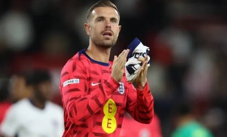 亨德森深情告别阿贾克斯，35岁有望重返英超，冲击2026世界杯席位