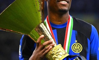 国米的无奈！邓弗里斯或将在夏季离队 解约金2500万曼城巴萨争抢在即