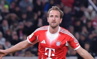 凯恩3分钟双响+失点！十人拜仁2-0锁定欧冠16强，孔帕尼复仇成功