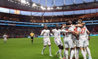 德甲历史第1！哈里-凯恩狂轰11球，拜仁慕尼黑10连胜刷新纪录