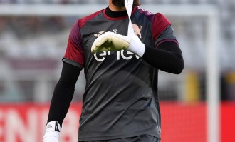 曼联地震级引援！曝5000万锁定奥纳纳替身，罗马门神斯维拉驾到？