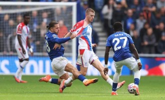 看完曼联和皇马的决心，才懂这位英格兰新星到底有多么抢手