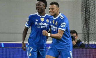 4-3！姆巴佩7分钟戴帽创纪录，皇马防线却漏成筛子！