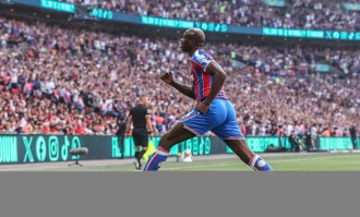 盖伊与水晶宫关系破裂：转会利物浦失败引发风波，未来何去何从？