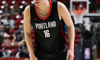 杨瀚森顶住鹈鹕双塔冲击 奉上夏联含金量最高一战？