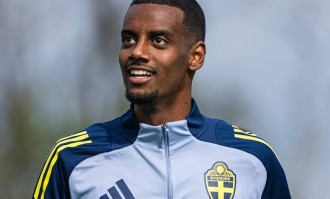 伊萨克首次回应转会利物浦争议：外界并未掌握完整真相