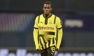 天空体育记者：切尔西接近与多特达成协议，签下吉滕斯