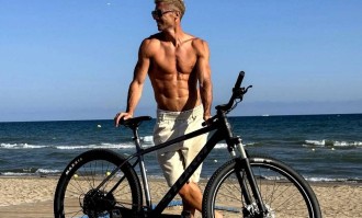 拉什福德的莅临还无法令巴萨确立梦四王朝，毕竟莱万还是首要问题