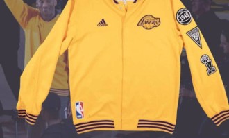 科比退役战热身服 被拍出33.6万美元的价格