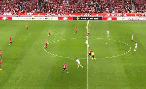 8秒！姆巴佩追平法甲最快进球纪录，梅西开天眼：中圈挑传助攻