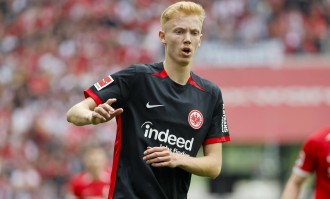 图片报：曼城、皇马和枪手有意法兰克福中场拉尔森，球员倾向留队