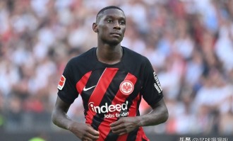 5前锋卖3.83亿，德甲第一黑店！利物浦花费9500万，会当冤大头吗