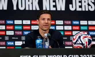 44天踢12场！皇马魔鬼赛程把人当牲口用阿隆索挥舞令旗：全体都有