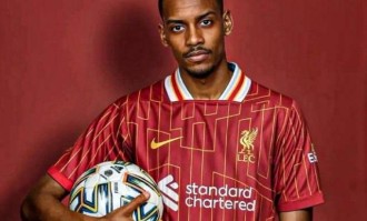 纽卡斯尔不忍了！埃迪豪表态炮轰伊萨克：表现不好就别想随队训练