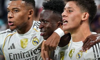 一场2-1！巴萨感受到压力：皇马主场逆转实现3连胜，领跑西甲