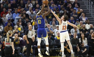 巴特勒32+8库里27+7 勇士击败尼克斯2连胜