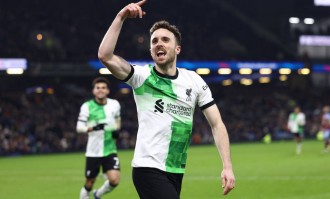 怀念！若塔遗孀将观战利物浦VS狼队 两个儿子随吉祥物入场