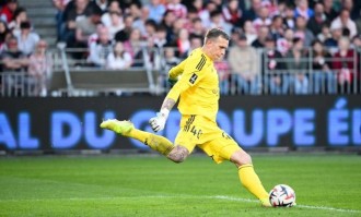 队报：维拉接近签下布雷斯特门将比佐特，上赛季法甲出场32次