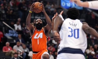 弗拉格35+8哈登空砍29+8+11 独行侠送快船四连败