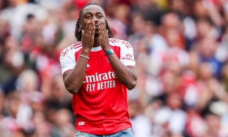 新10号！埃泽圆梦加盟阿森纳 主场见证枪手5球大胜