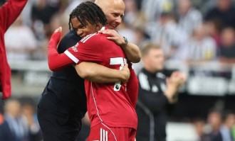 利物浦锁定未来之星：恩古莫哈续约至2028年的深意与影响