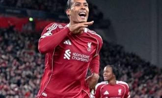 3-2绝杀！利物浦真神了，5场4次绝杀+1次神仙球，斯洛特命真硬，詹俊一针见血