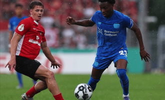 4-0，55岁前曼联主帅滕哈赫发威：率德甲劲旅大捷+迎德国杯开门红