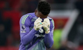 开局不利！奥纳纳受伤将缺席季前赛 曼联加速签新门将