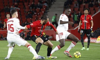 4-1,22岁巴萨旧将发威,西甲第18大胜西甲第14,塞维利亚无缘2连胜