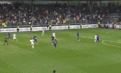 2-1，40岁C罗腾空转体180度庆祝：利剑出鞘，率队逆转法甲劲旅