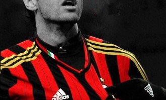 电话门扣分核心离队,他一人扛起红黑旗帜,欧冠10球横扫豪门