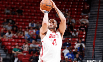 法乙联赛得分王将加盟德甲劲旅，此前他代表火箭参加了夏季联赛？