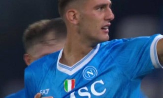 那不勒斯意甲全胜，与AC米兰下轮决战