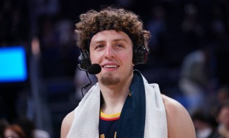 官方：波杰姆斯基接受左手腕清创手术 预计训练营前复出