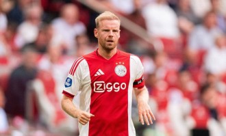 33岁曼联前锋韦格霍斯特利助阿贾克斯欧冠连胜3轮