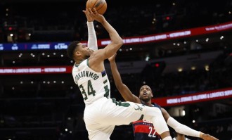 字母哥26+7麦科勒姆28分 雄鹿客场不敌奇才