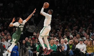 布朗30+13罗林斯25分 凯尔特人大胜雄鹿