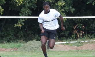 拉爵亲自干预阻止曼联新帝星离队！曝其加练欲争夺主力，增强肌肉