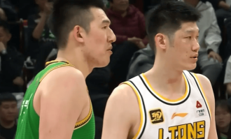 催泪！C罗从曼联到欧国联22载，捂眼等点球到喜极而泣，传奇永不谢幕