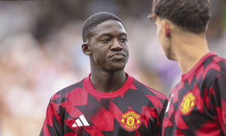 索要10倍薪资未果！曼联20岁中场新星不满，两日内决定自己的未来