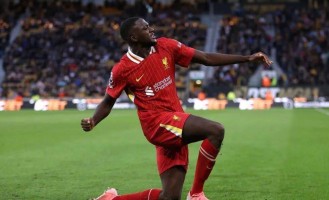 红军德甲大扫货！豪掷4.25亿签7人，拜仁甘拜下风！