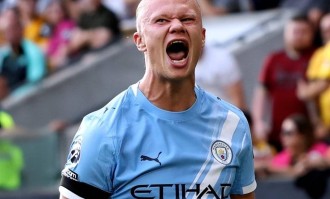 曼城输球哈兰德孤掌难鸣，阿森纳五球狂胜登顶英超！15岁小将助攻