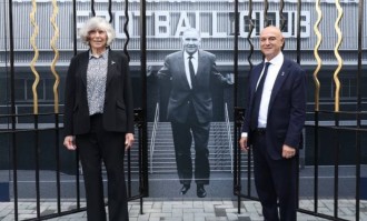 官方：比尔-尼科尔森大门在托特纳姆热刺的新球场正式重新开放