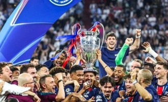 3-1，4-0！欧冠悲欢夜！蓝军拜仁进球大战，卫冕冠军巴黎主场收官