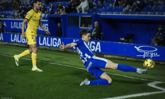 西甲榜首又易主，皇马第3次让位，巴萨笑纳大礼